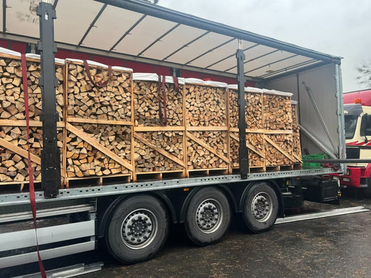 54 RM Buchenholz kammergetrocknet – Ganze LKW-Ladung ofenfertig